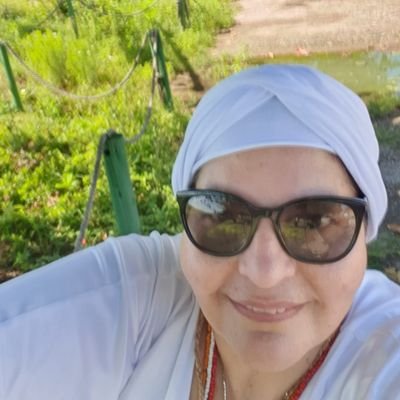 inaradeoliveira's profile picture. 🤍🇧🇷❤️
Acredito que alma é eterna,
que tudo é possível.
Que um abraço  cria laços e que a fé move montanhas🪔