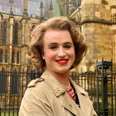 One Nation Tory✨@LNConservatives Executive member✨royal women’s history writer✨work in further education✨Also to be found at @TheRedRec✨give my blog a read⬇️