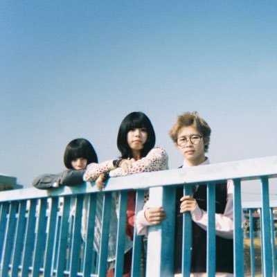 大阪北摂スリーピースバンド👩👩👦お問い合わせ、ライブのチケットご予約、お誘いはretromygirl@gmail.comまでお願いします▶(Gt&Vo.花菜)@hn_idg (Ba&cho.あやき)@a__y__saku (Dr&cho.)ひらおか @Hiraokaz_