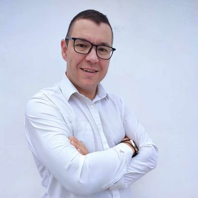 Graduado en RRLL y RRHH
Director de Seguridad.
Máster de PRL , MBA y Profesorado