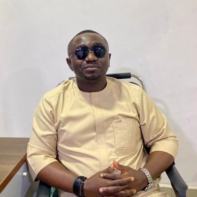 CommentatorUno's profile picture. Father | Football Twitter | @ChelseaFC & @PremierLeague fiend | Inspired by Peter Drury & @IAmSteveHarvey | Punster | Punter | Properties