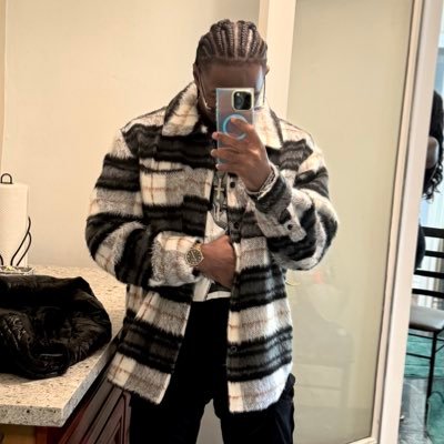 Treyzmoovey's profile picture. More time with family and friends, More Life 💜☯️ “I speak to God in public”