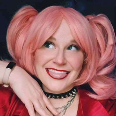 📢 I CREATE COMEDY AND THEATRE ON TWITCH // powered by @elgato and running on @javvycoffee ✨️ pop culture makes me happy ✨️ thequeengoldi@gmail.com