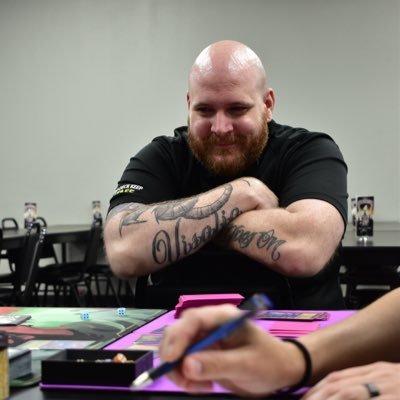 Passionate gamer that loves to help people. | Nerd | Football Enthusiast | Host of the NerdZone |
