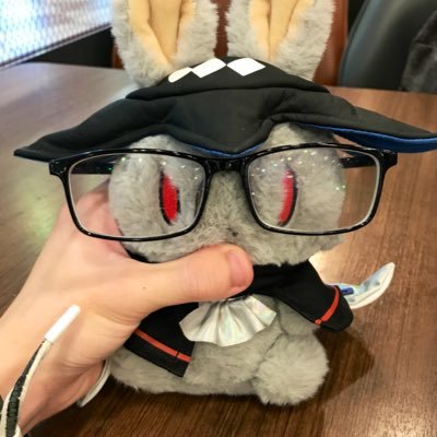 Cat lover. Coffee addict.
Video editor. Sometimes cosplay.
Banner by @ryzu198 šš©·