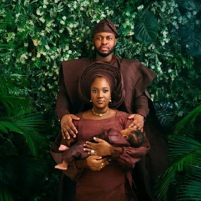 𝙳𝙴𝙱𝙾𝚁𝙰𝙷 𝙴𝙽𝙴𝚆𝙰 𝙿𝙰𝚄𝙻-𝙴𝙽𝙴𝙽𝙲𝙷𝙴 HAWTHORN 𝙴𝚂𝚀✞︎🇳🇬
I'm a mum 🥹🤱🏽👶🏽👨👩👦
Thank you Abba 😭