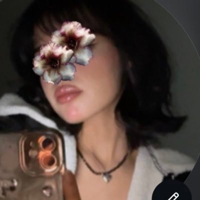 uril0j's profile picture. -so art deco