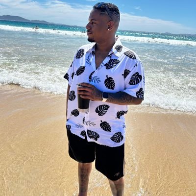 Ser sobretudo o melhor de mim/ 20y🏄🏽♂https://t.co/Tob5TMa4Y9
