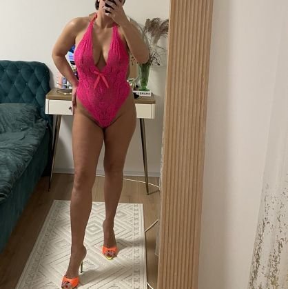 I love money....Milf
Submissive....Hairy fetish....
I love a big dick...
Love gang...
Bisexsual