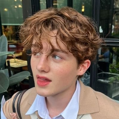 escritor de fanfic em crise 🌈 • o/ele/-o