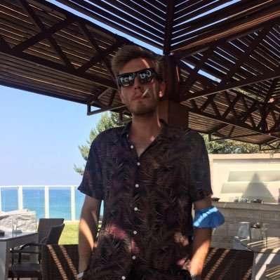 hakankarayigitt's profile picture. deühf | İzmir Barosu