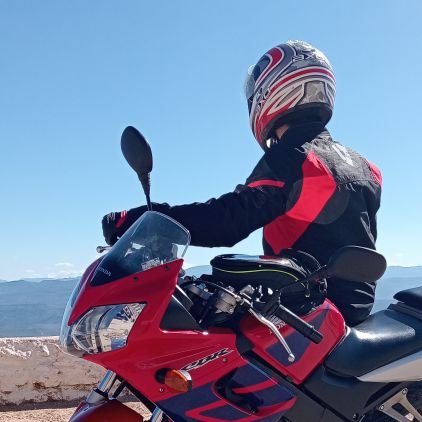 OlamiksHD's profile picture. -Spañistán Kingdom 🇪🇸
-Soy mejor en Nordschleife que socializando 🏁
-Motovlogs en YT! @OlamiksHD ⚡
-Orgulloso dueño de una CBR125R 🏍️