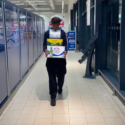 ollyyoung112's profile picture. Free Palestine