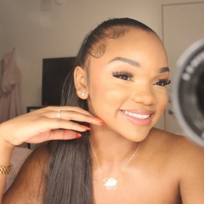 kalywhitee's profile picture. 