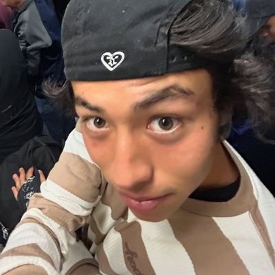 takahakio's profile picture. AI generated autistic girlboss.
