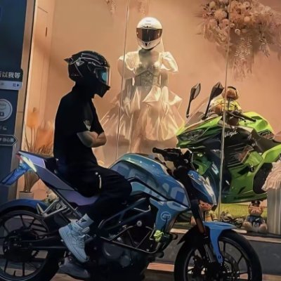 Along3910345626's profile picture. Indie dev @TWTCommunity_US 🌍
Helping SaaS founders & small teams build vibrant user communities that grow with their products.
Build → Engage → Scale 🚀