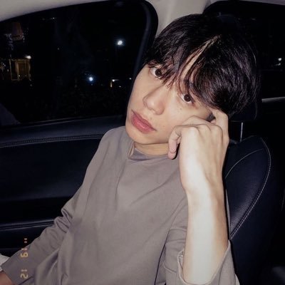 hiraetisnt's profile picture. what is a bio even for...