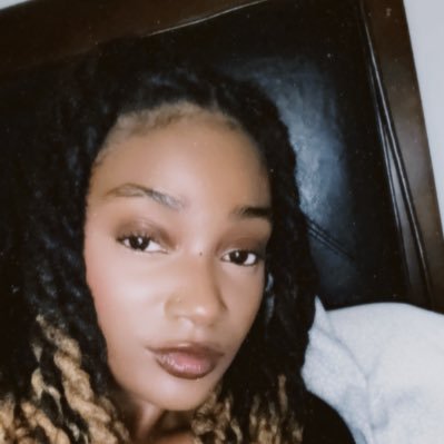 colormeaa's profile picture. 813🌴