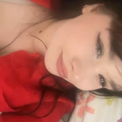 Justagirlnamedi's profile picture. Just a girl named isa