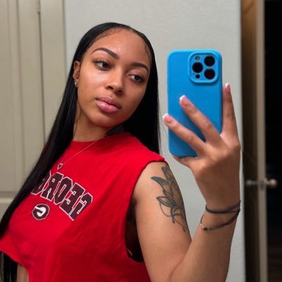 ShivnerDawn900's profile picture. Simple and Easy going 👋❤️