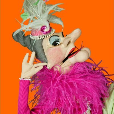 madamesplace's profile picture. 