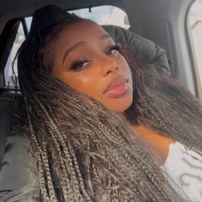You either on my side, by my side, or in my fucking way ✌🏾
