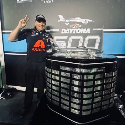 Spotter. 2x Daytona 500 🏁🏁. Snowball Derby 🏁. Professional suitcase packer. I hate losing more than I love winning.