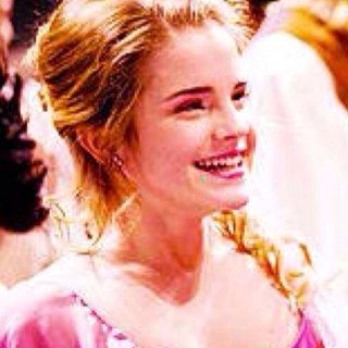 TheeHJG's profile picture. books, books, books