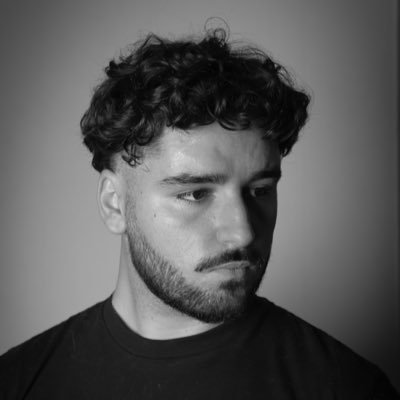 22y - Designer • Je design et je build des produits • App mobile / SaaS