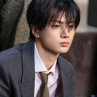 wistfil's profile picture. wistful thoughts & dream.