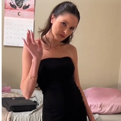spoiled princess 👑 I like money and men in cages 🐳 $daisydodgee