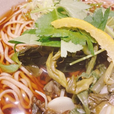 penpeee_n's profile picture. 舞台とかアイドルとか ダーウィンヤングを再演してください