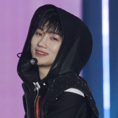 취미로 그림그리는 04년생입니다 친하게 지내요