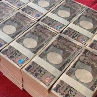 (業者垢対策で鍵使用中)性欲減退中ですが、ぽっちゃりというか変態デブカップルです。変態ネタのポストはこちらになります。よかったら、ぽっちゃりや変態なカップルさん、ご夫婦様と交流したいです。宜しくお願い致します。