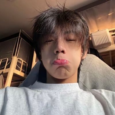 VNHqLBW5G571279's profile picture. 