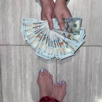 Walk feat Findom (@footsniffloser) 's Twitter Profile