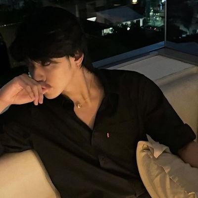 arscmvr's profile picture. ' may the moon light the way for those who need light. '