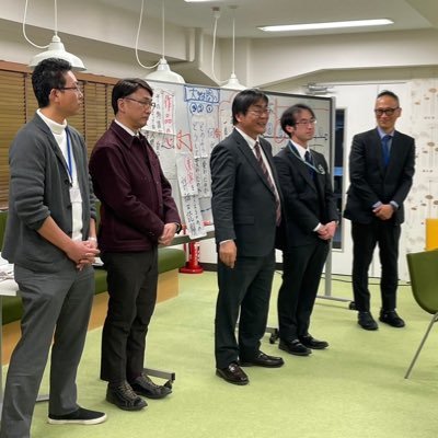 二瓶弘行先生を講師にお招きし、谷内卓生・宍戸寛昌・藤原隆博の３人が立ち上げた本セミナーの公式アカウントです。二瓶弘行ファンの皆様、本セミナーに興味を持っていただけた皆様に向けて、様々な情報をお届けします。たくさんの皆様からのフォローをお願いします！　#二瓶弘行　#自力読み　#国語授業のアスヲテラス会