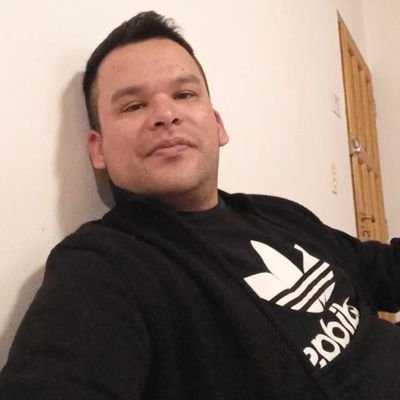 Asesor inmobiliario. Hincha del glorioso cordobés, Messista de la primera hora, Milei 2023/2031. Dolarizar es la tarea.