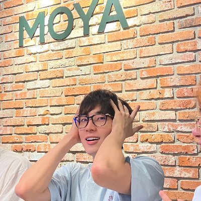 comeonsvtcarat's profile picture. 