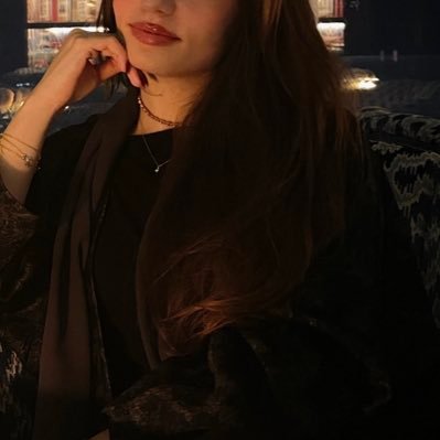 vvvxvvva's profile picture. maybe an architect