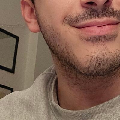 Just a gay guy with a fart sniffing fetish. My dms are always open! 18+