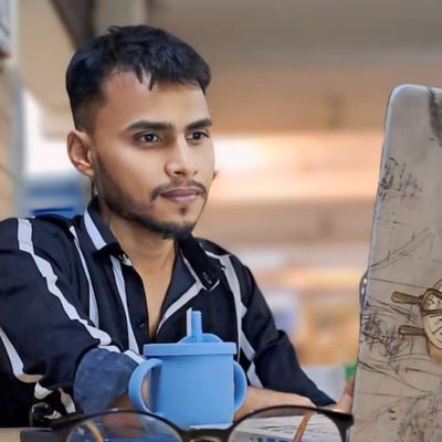 कर्मण्येवाधिकारस्ते मा फलेषु कदाचन। मा कर्मफलहेतुर्भुर्मा ते संगोऽस्त्वकर्मणि ॥