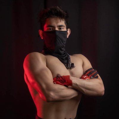 RogueZigs's profile picture. Not really a dick, but you love when I act like one. Into Latex, pits, feet, muscle, findom and getting worshipped.