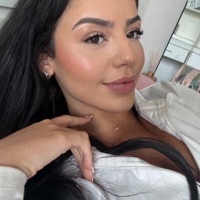 Oiie, eu sou a Nicole 🩵| Rio de Janeiro| insta: @nicoleangelof| o link que o seu cachorro pediu está aqui 👇🏻😮
