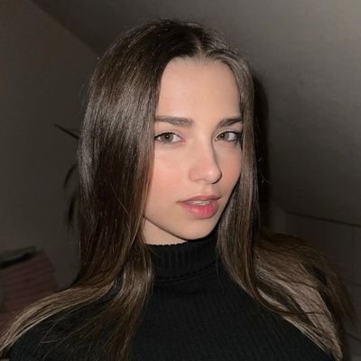 Monicarenyy's profile picture. he is here little butterfly 👇🏻