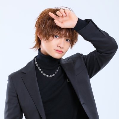 元引きこもり/コミュ障/そこから今はススキノでホスト。筋トレマン。(フォロバ100%です) テンション上げたり寄り添うのが恋 LC八番館3階 ☎️011-561-9966