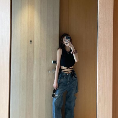 Eleanor293718's profile picture. Music🎶
Eating fast food 🍕🍔
Travelling 🚅🚦
Shopping🛒🫦👅