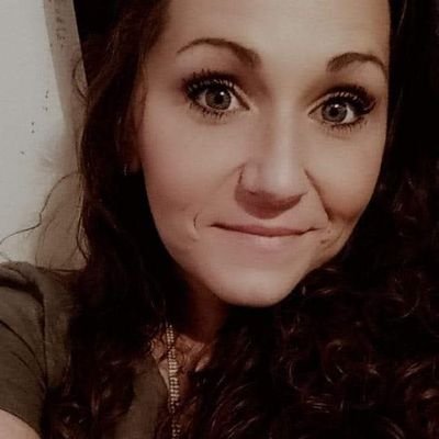 Apeshit4610's profile picture. mom of 3 beautiful kids, God 
fearing, Trump loving Missouri patriot!!