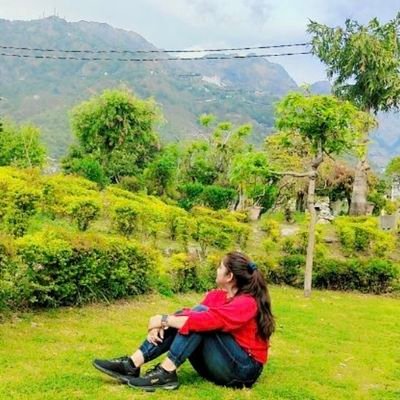 vaish_vats's profile picture. Debugging life one coffee at a time ☕👩‍💻 | Software Engineer | Tech enthusiast♥️
I write code better than my eyeliner ✨